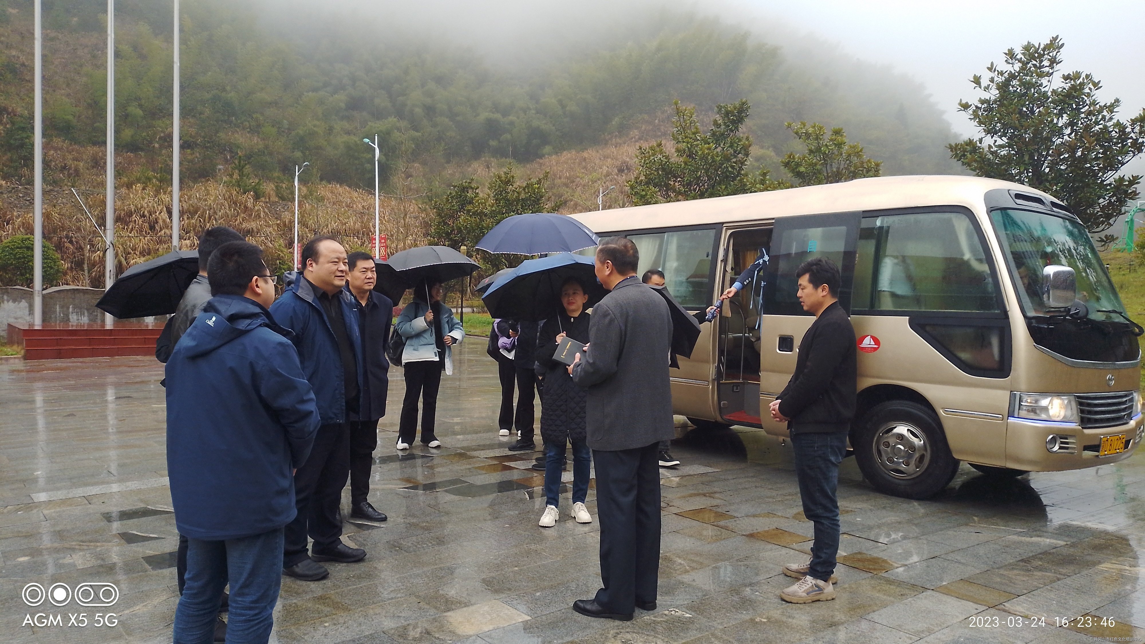 中共嘉興市委宣傳部王罡副部長率學習調研組蒞臨我校調研指導